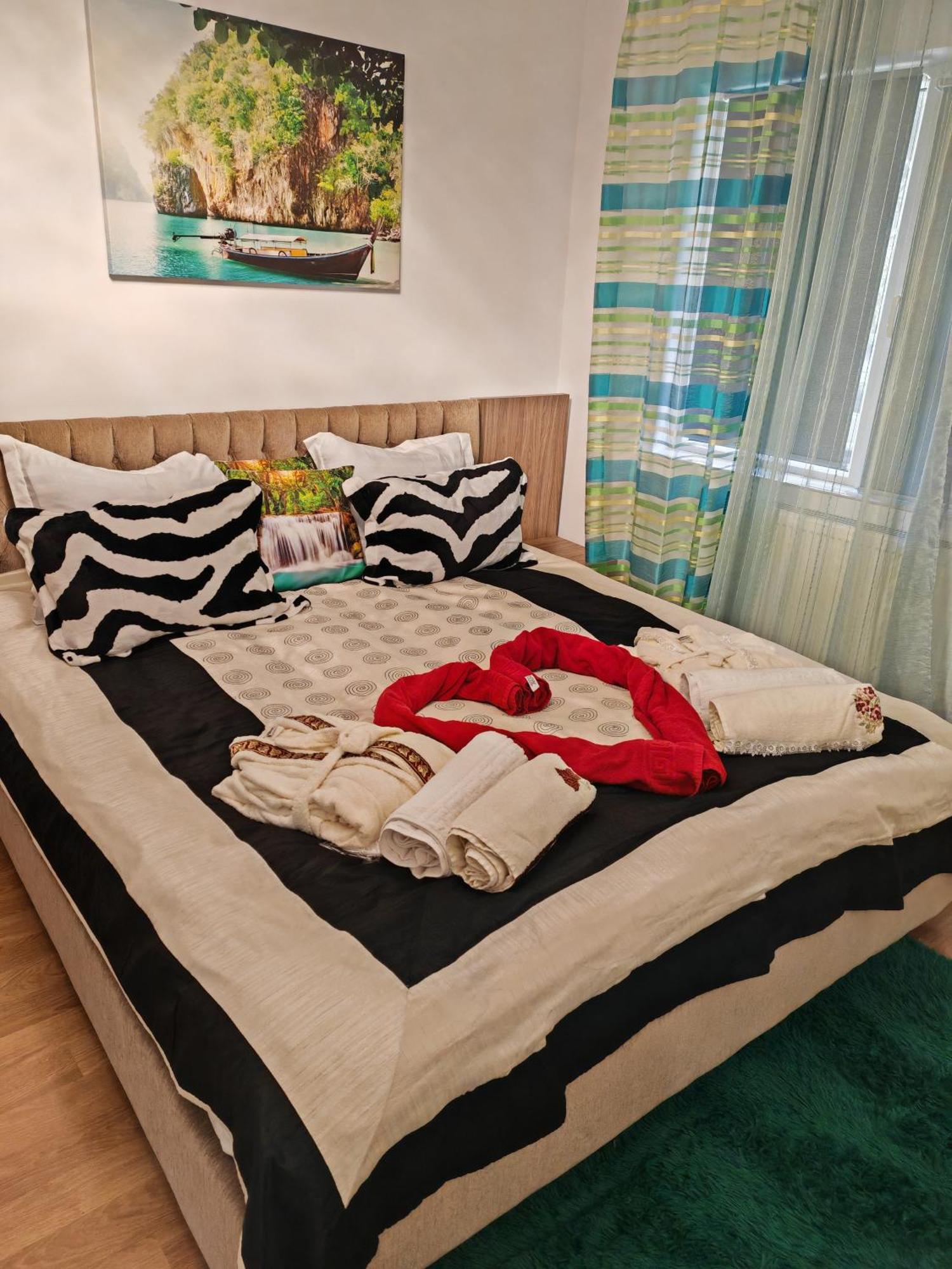 Mony Apartaments Roman Zewnętrze zdjęcie