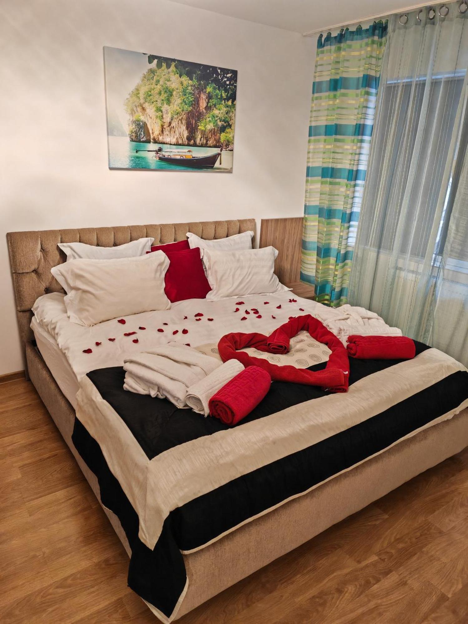 Mony Apartaments Roman Zewnętrze zdjęcie
